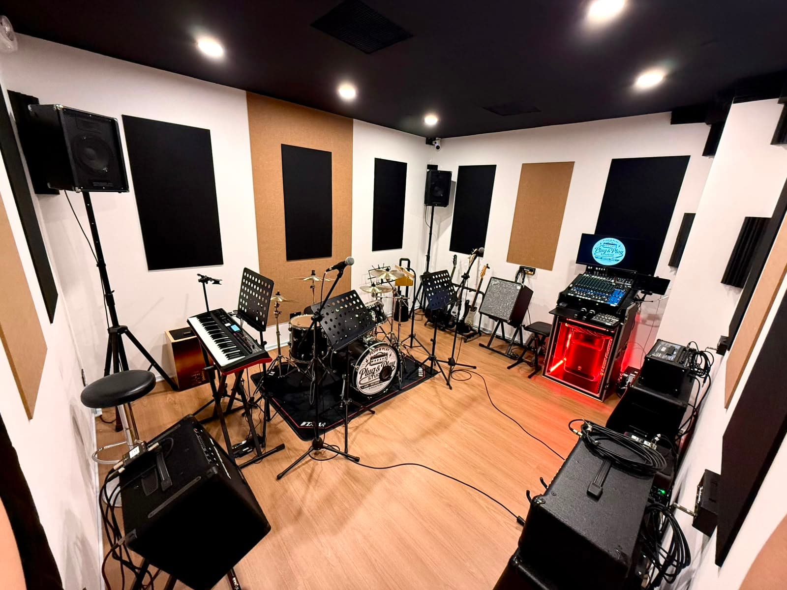 Plug & Play Studio — band room
